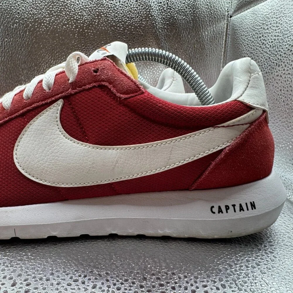 Size 9.5 Nike Roshe LD-1000 Mens Varsity Red Athletic Sneakers 802022-601‎